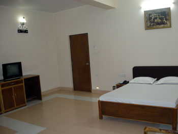 Best Hotels in jhumri telaiya