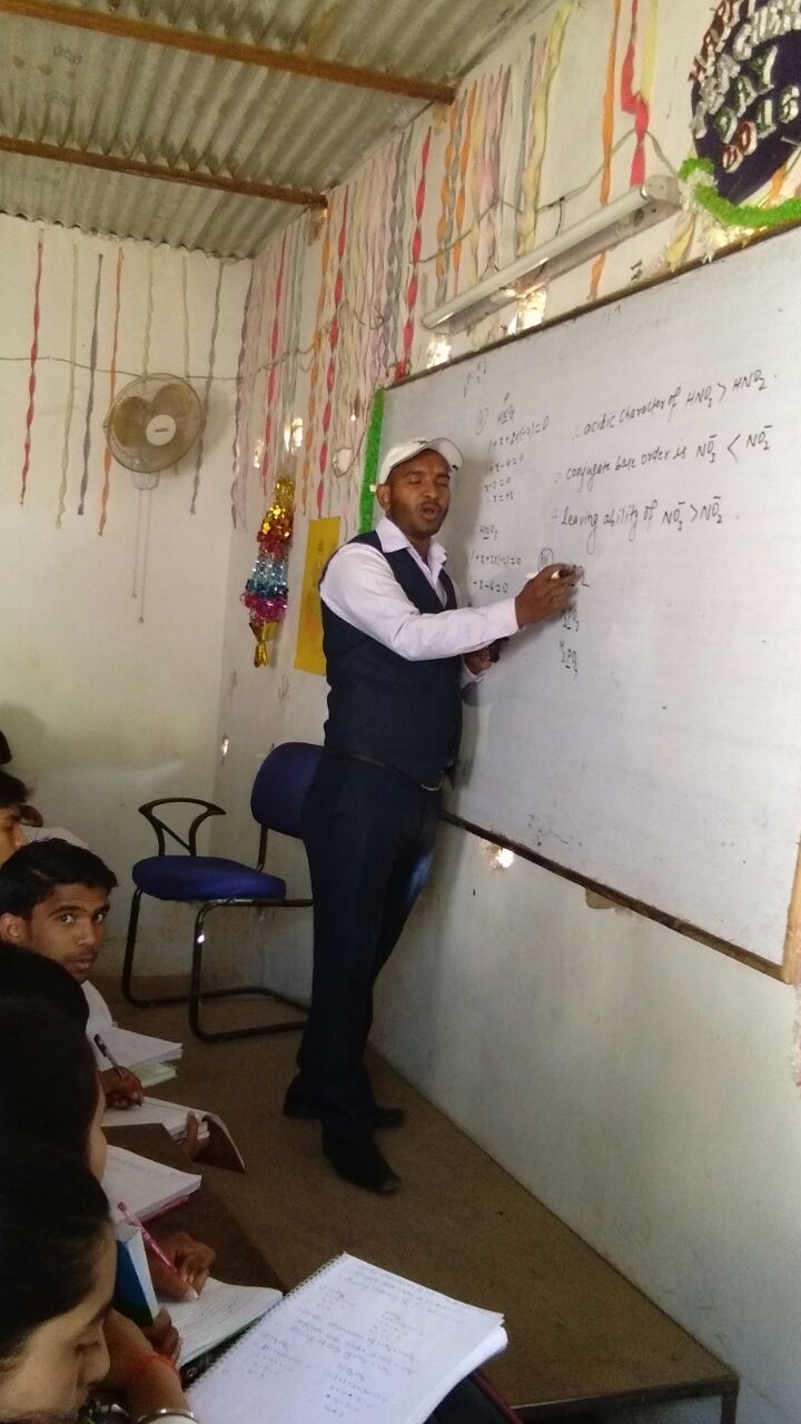 BEST CHEMISTRY TEACHER IN HAZARIBAGH