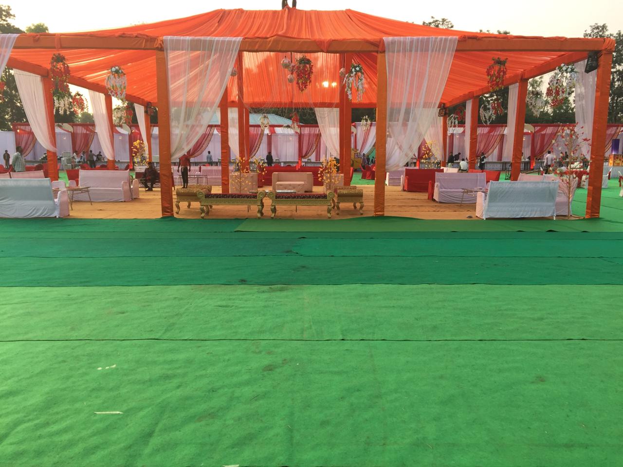 hotel with marriage palace in barhi