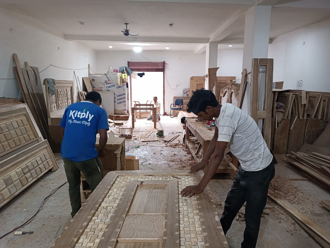 MANUFACTURING FURNINTURE SHOP NEAR RATU ROAD RANCHI