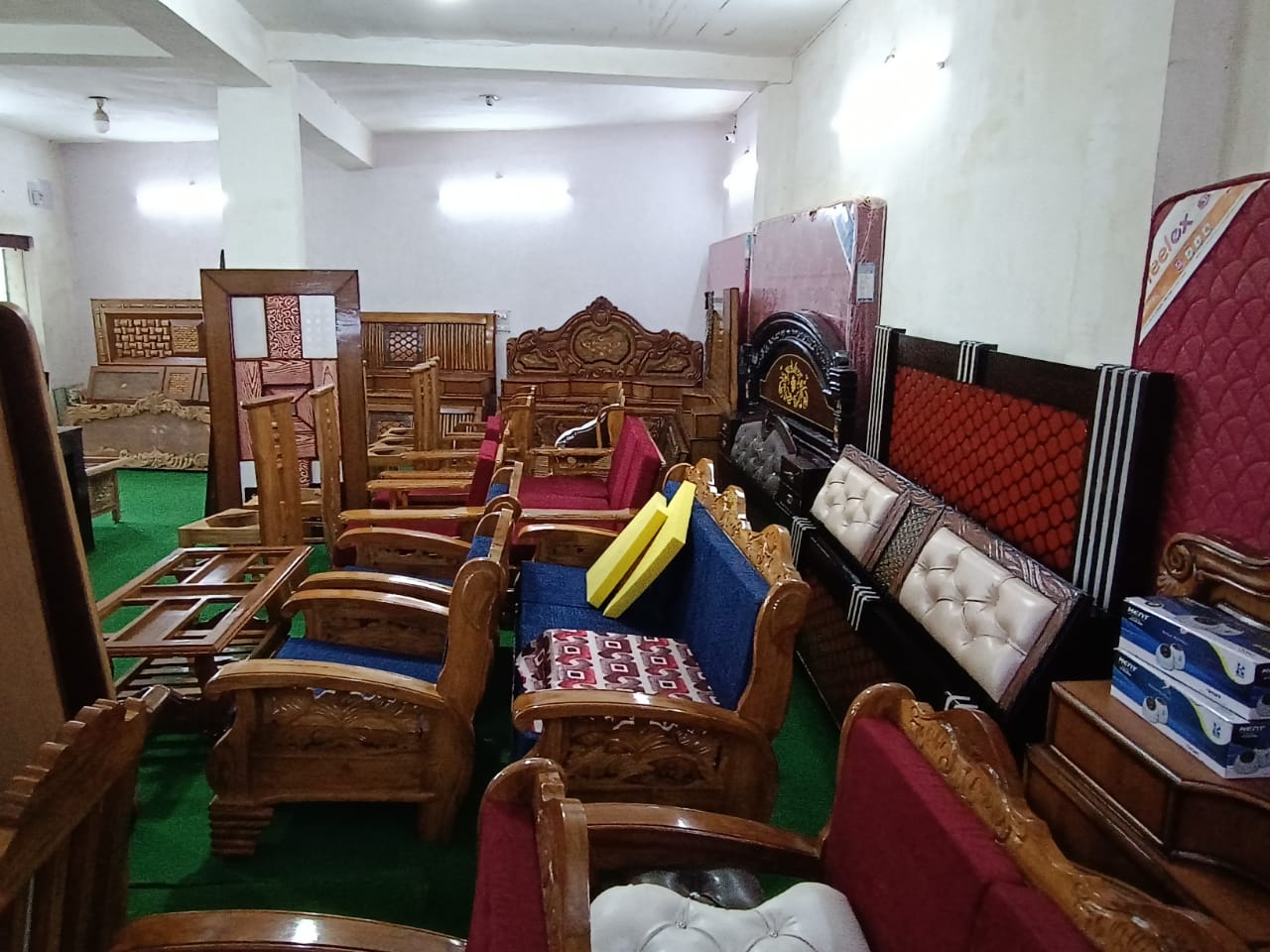 NILKAMAL FURNITURE SHOP IN ARGORA CHOWK RANCHI