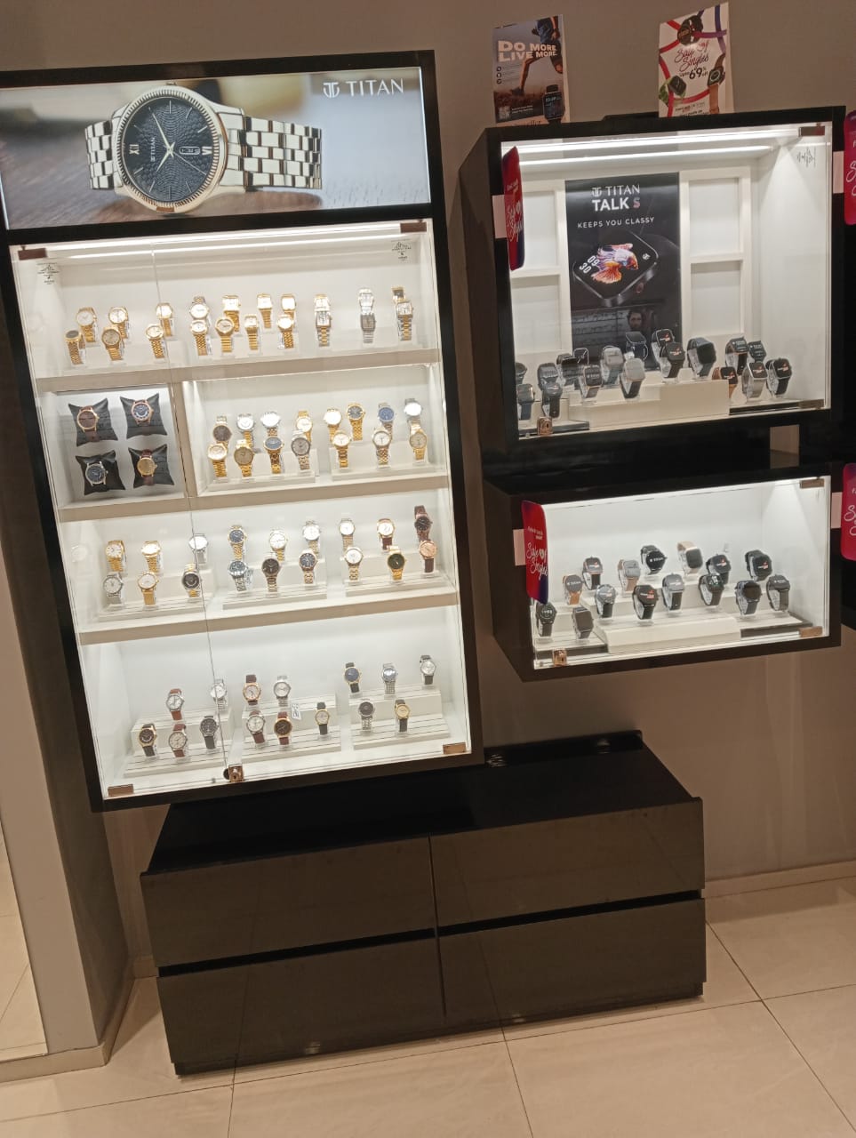 Branded sunglasses & Smart watches showroom in jharkhan