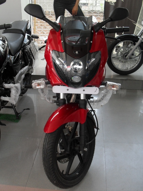 BAJAJ SHOWROOM PULSAR220 PALSAR 150