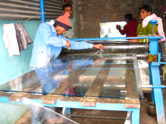 bus glass manufacturer