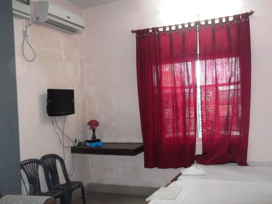 HOTEL IN JHUMRI TELAIYA