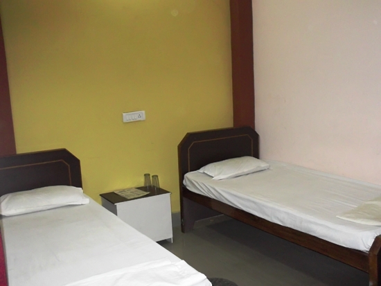 TOP HOTEL IN JHUMRI TELAIYA