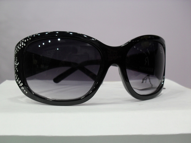 black sunglass 