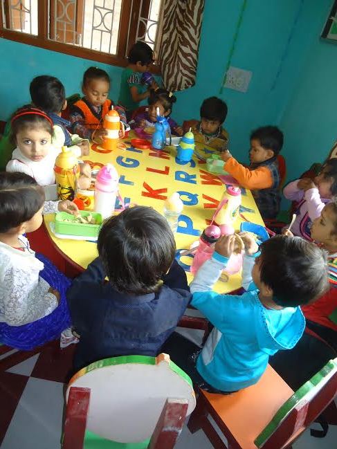 LUNCH IN HELLO KIDS SCHOOL