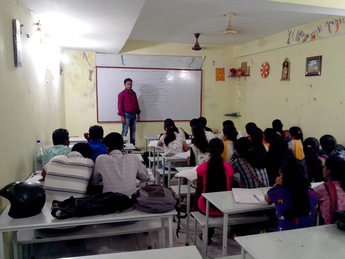 COMMERCE INSTITUTE IN CIRCULAR ROAD RANCHI