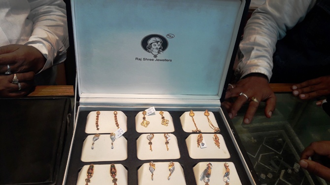 BRANDED JEWELLERY SHOWROOM IN HAZARIBAGH