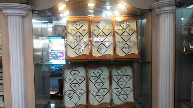 FAMOUS JEWELLERY SHOWROOM IN HAZARIBAGH