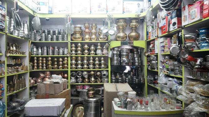 BARTAN SHOP IN MANDU