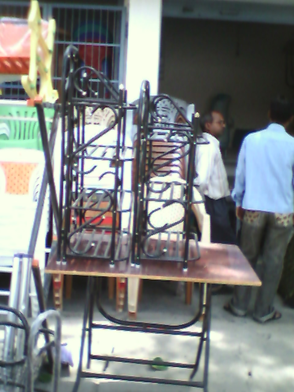 TABLE RETAILERS IN MOTIHARI