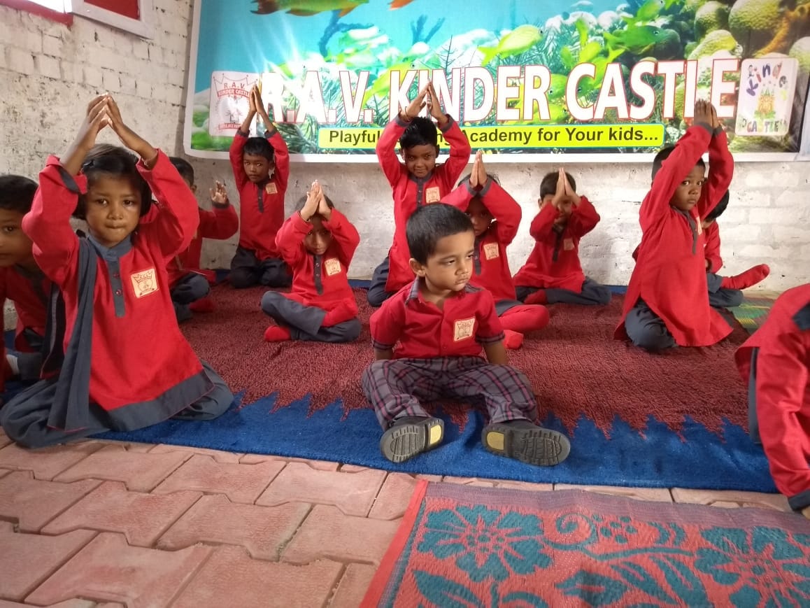 PLAY SCHOOL IN CHIRAUNDI