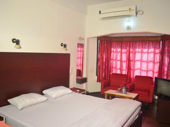 AC hotel near ratu road chowk in Ranchi