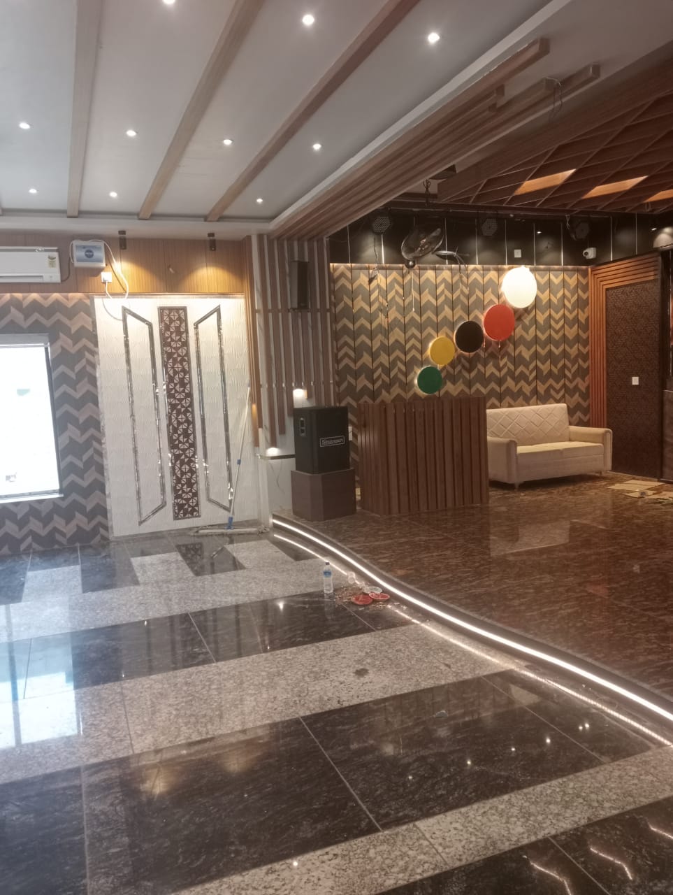 Banquet with restaurant in chandwara jhumri telaiya