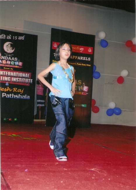 MODEL DRESS FOR RENT