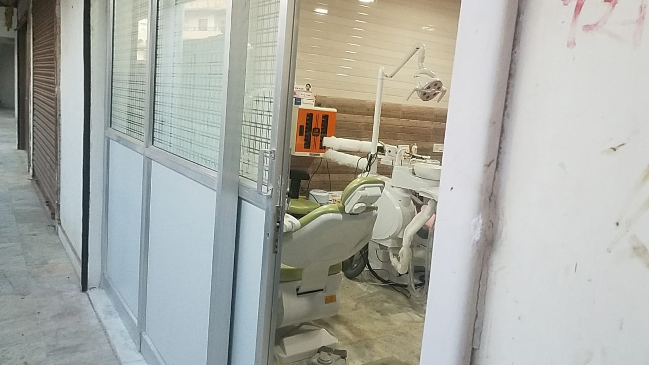DENTAL CLINIC NEAR JAISAWAL PETROL PUMP RATU ROAD RANCH